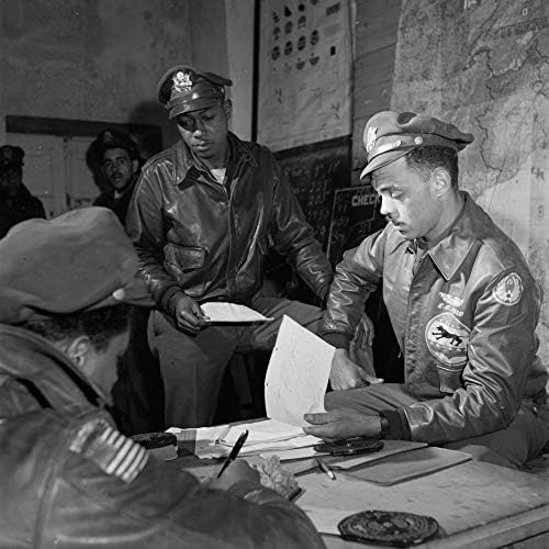Beskonačne fotografije Foto: Tuskegee Airmen | Woodrow W. Crockett | Edward C. Gleed | Ramitelli, Italija | Ožujak 1945. | Vintage