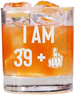 Qptadesigngift Ja sam 39 + viskija srednjeg prsta - viski staklo je urezano - 40. rođendan - Smiješan rođendan pretvarajući se 40.