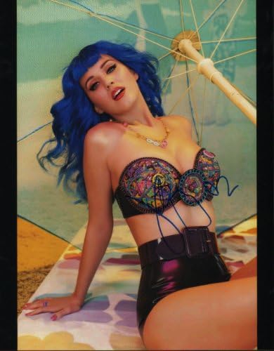 Katy Perry potpisala 11x14 fotografiju