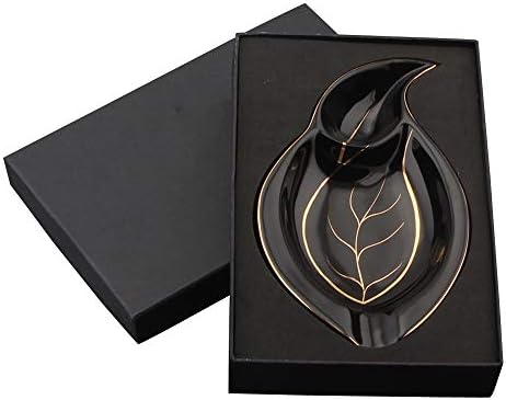 Walnuta kreativna pepeljara u obliku lišća s crnim keramičkim materijalom, koja se koristi u dnevnoj sobi i pepelatu za ukrašavanje